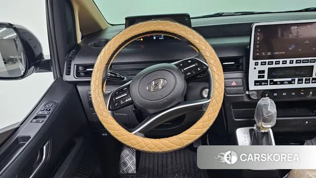 Hyundai Staria 2023 Белый из Кореи, фото 3