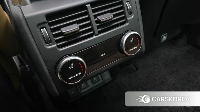 Land Rover Discovery 5 2025 Черный из Кореи, фото 3