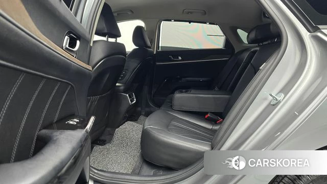 Kia K5 3rd generation 2023 Серебряный из Кореи, фото 3