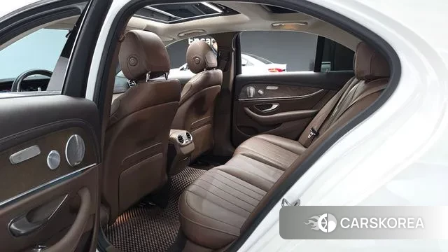 Mercedes-Benz E-Class W213 2019 Белый из Кореи, фото 3