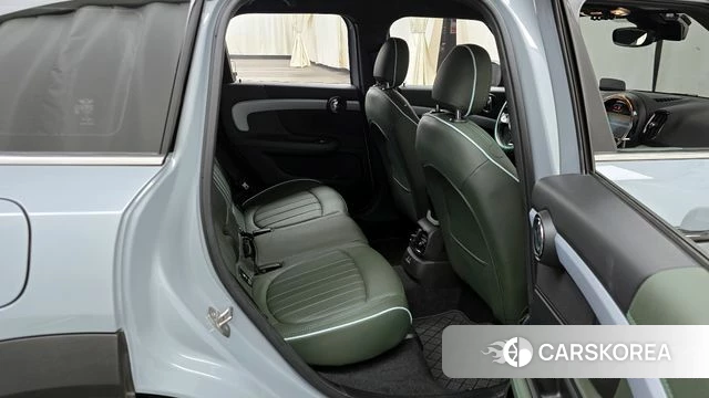 Mini Cooper S Countryman 2023 Светло-серебряный цвет из Кореи, фото 3