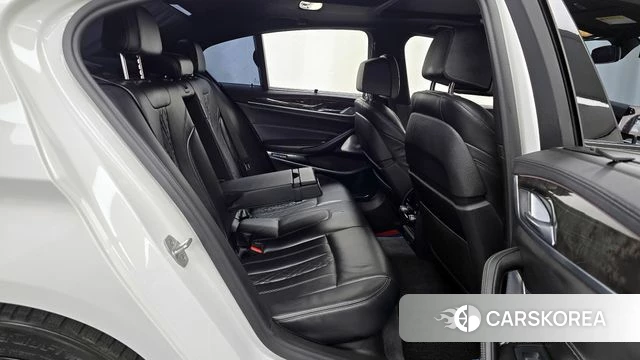 BMW 5 Series (G30) 2018 Белый из Кореи, фото 3