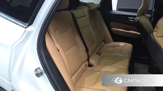 Volvo XC60 second Generation 2018 Белый из Кореи, фото 3