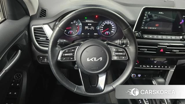 Kia Seltos 2022 Белый из Кореи, фото 3