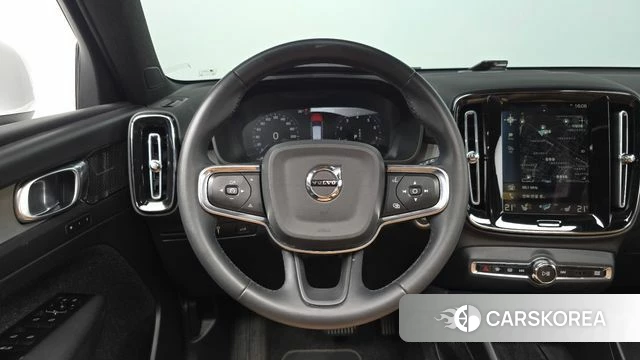 Volvo XC40 2021 Белый из Кореи, фото 3