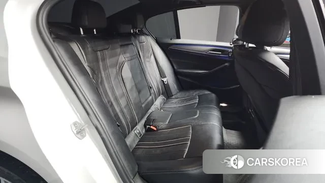 BMW 5 Series (G30) 2018 Белый из Кореи, фото 3