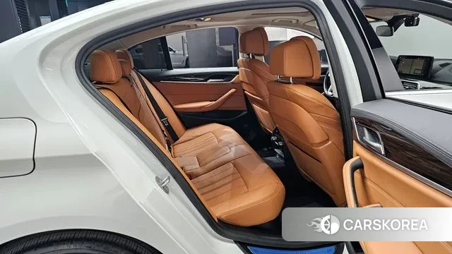 BMW 5 Series (G30) 2021 Белый из Кореи, фото 3