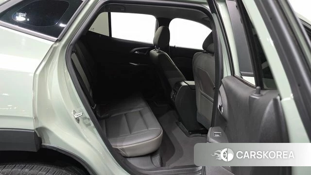 Chevrolet (GM Daewoo) Trax Crossover 2023 Зеленый из Кореи, фото 3