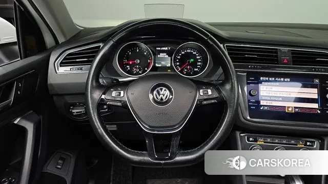 Volkswagen Tiguan second Generation 2018 Белый из Кореи, фото 3