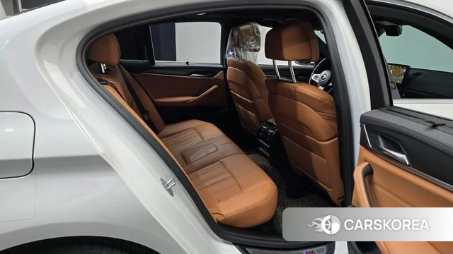 BMW 5 Series (G30) 2022 Белый из Кореи, фото 3