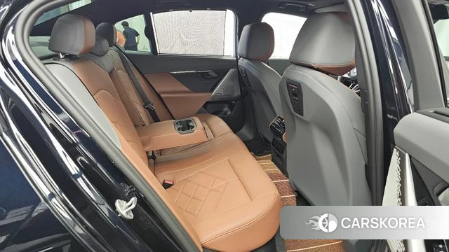 BMW 5 Series (G60) 2026 Черный из Кореи, фото 3