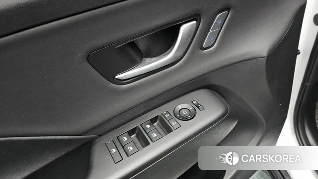 Hyundai Kona (SX2) 2024 Белый из Кореи, фото 3