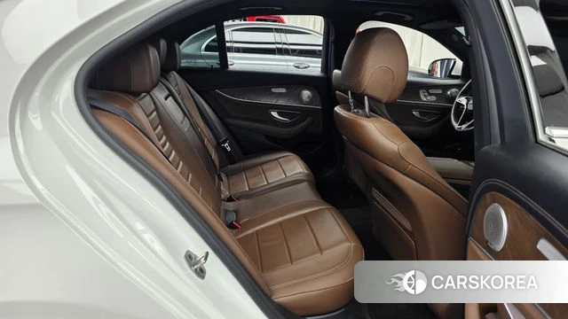 Mercedes-Benz E-Class W213 2022 Белый из Кореи, фото 3