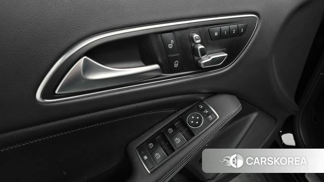 Mercedes-Benz GLA-Class X156 2018 Черный из Кореи, фото 3