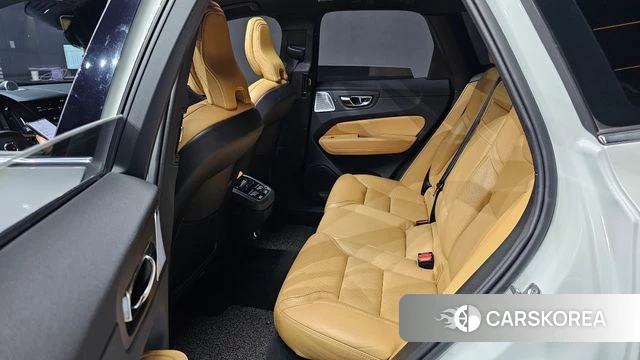 Volvo XC60 second Generation 2019 Белый из Кореи, фото 3