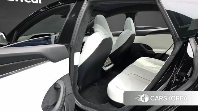Tesla Model S 2023 Черный из Кореи, фото 3