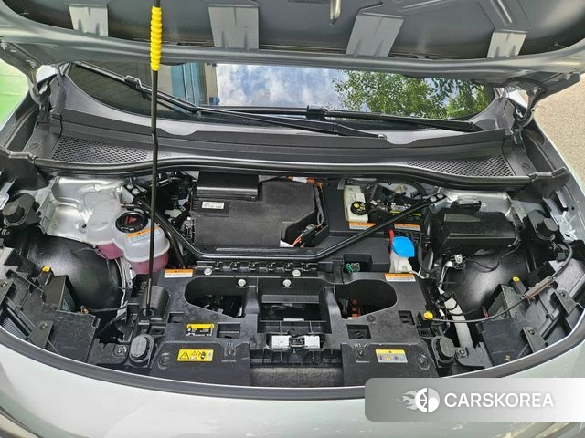 Volkswagen ID.4 2022 Светло-серебряный цвет из Кореи, фото 3