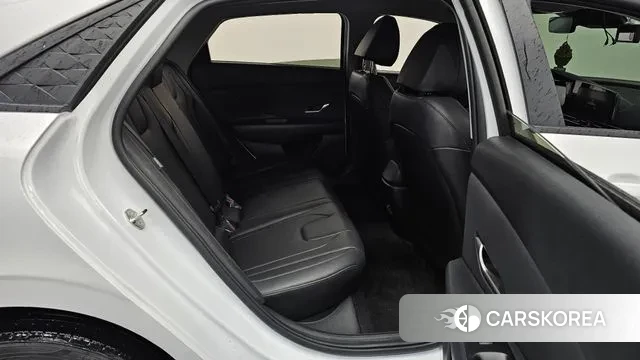 Hyundai The New Avante (CN7) 2023 Белый из Кореи, фото 3