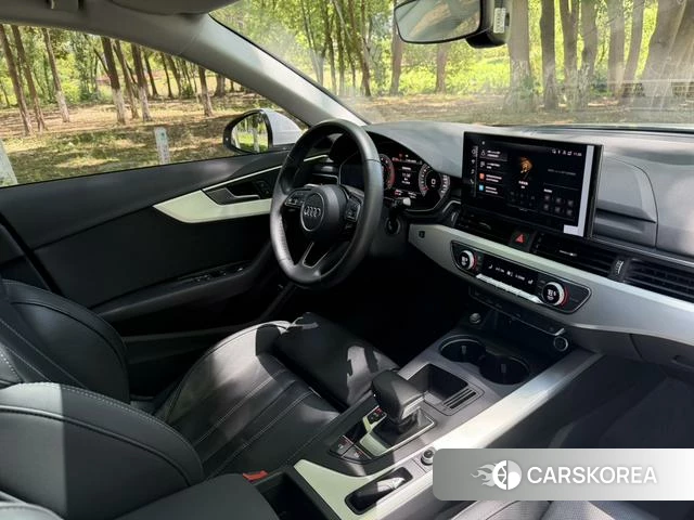 Audi A4L 2023 Белый из Китая, фото 3