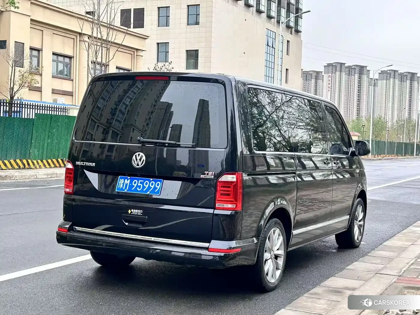 Volkswagen Multivan 2018 Черный из Китая, фото 3
