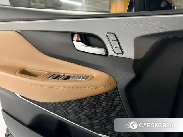 Hyundai The New Santa Fe 2023 Черный из Кореи, фото 3
