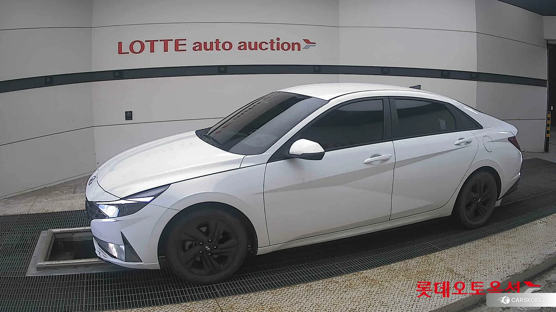 Hyundai Avante Hybrid 2023 Polar White из Кореи, фото 3