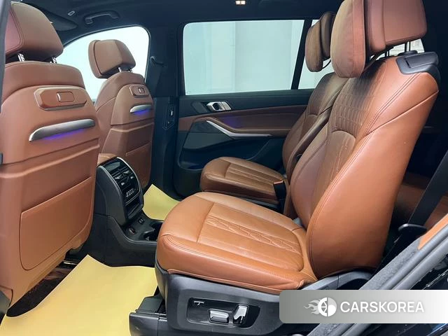 BMW X7 2023 Черный из Китая, фото 3