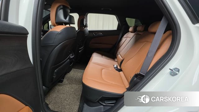 Kia Sportage 5th Generation Hybrid 2024 Белый из Кореи, фото 3