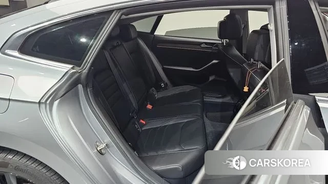 Volkswagen Arteon 2018 Серебристо-серый из Кореи, фото 3