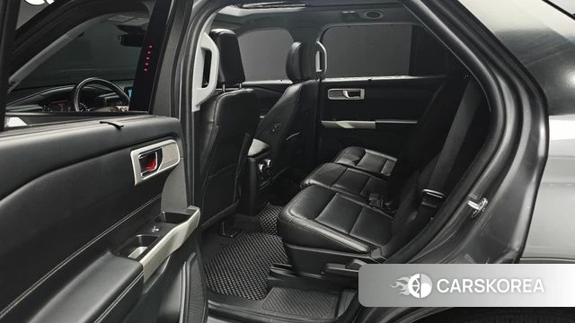 Ford Explorer 6th Generation 2022 Серебристо-серый из Кореи, фото 3