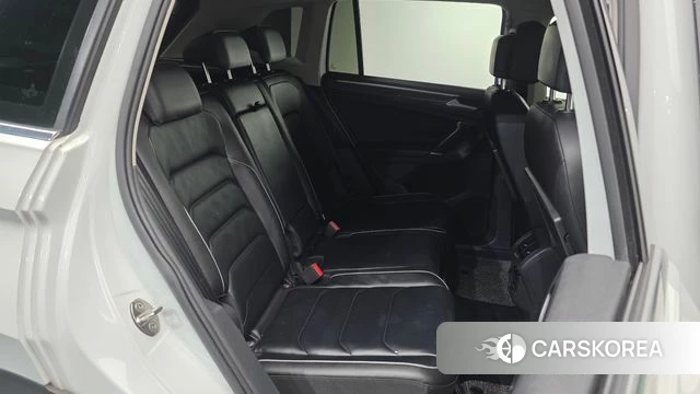 Volkswagen Tiguan second Generation 2018 Белый из Кореи, фото 3