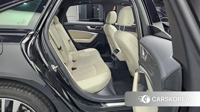 Audi A6 (C8) 2023 Черный из Кореи, фото 3