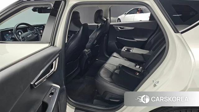 Kia EV6 2021 Серебристо-серый из Кореи, фото 3