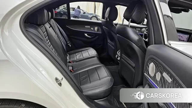 Mercedes-Benz E-Class W213 2022 Белый из Кореи, фото 3