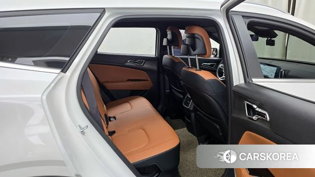 Kia Sportage 5th Generation Hybrid 2024 Белый из Кореи, фото 3