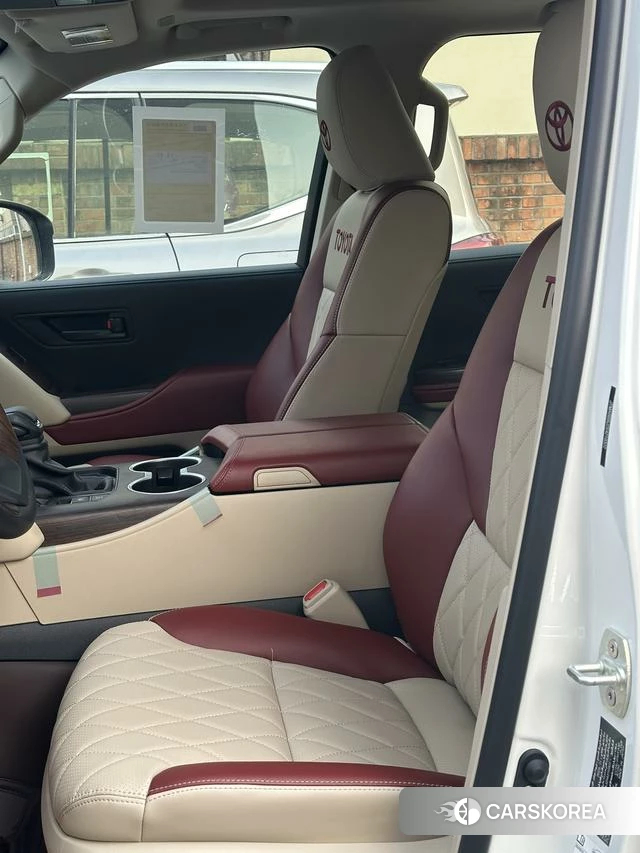 Toyota Land Cruiser (imported) 2025 Белый из Китая, фото 3