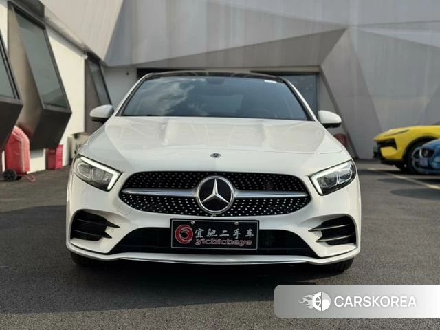 Mercedes-Benz Class A 2023 Белый из Китая, фото 3