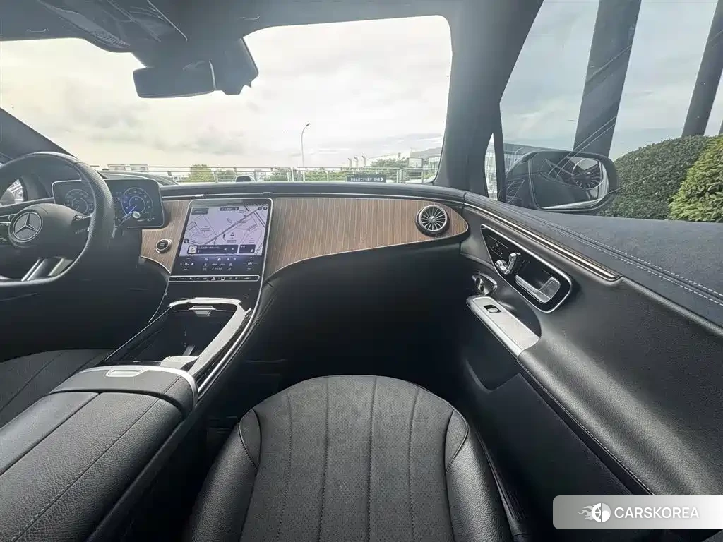 Mercedes-Benz EQE SUV 2023 Champagne/brown из Китая, фото 3