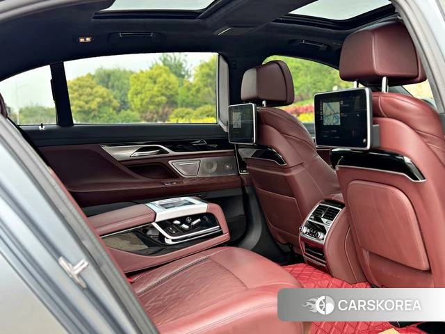 BMW 7 series 2021 Темно-серый из Китая, фото 3