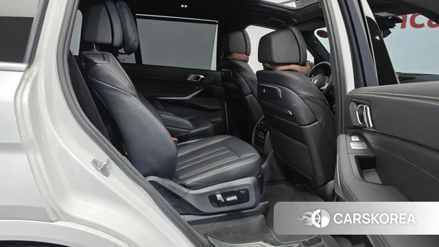 BMW X7 (G07) 2025 Белый из Кореи, фото 3