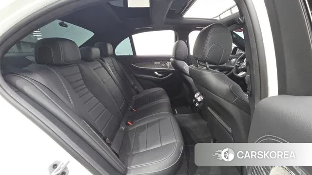 Mercedes-Benz E-Class W213 2022 Белый из Кореи, фото 3