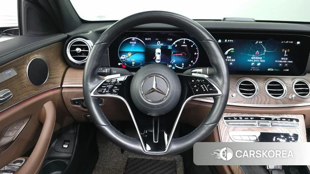 Mercedes-Benz E-Class W213 2021 Белый из Кореи, фото 3