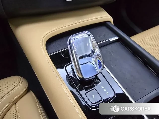 Volvo XC90 second Generation 2025 Черный из Кореи, фото 3