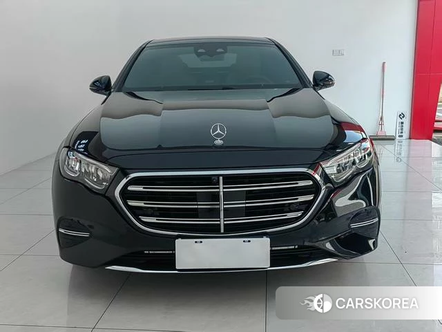 Mercedes-Benz E-class 2026 Черный из Китая, фото 3