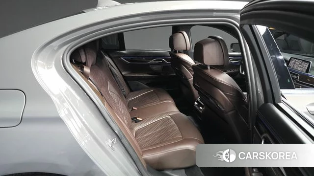 BMW 7 Series (G11) 2020 Серебристо-серый из Кореи, фото 3