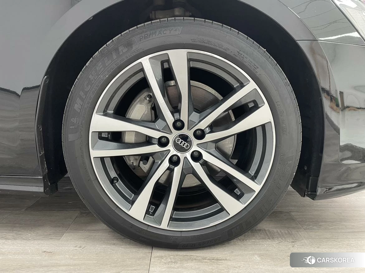 Audi A6L 2021 Черный из Китая, фото 3