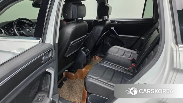 Volkswagen Tiguan second Generation 2018 Белый из Кореи, фото 3