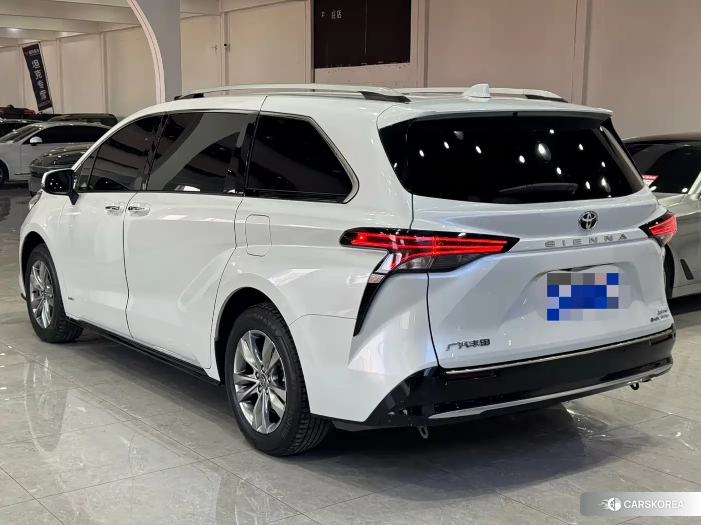 Toyota Sienna 2024 Белый из Китая, фото 3