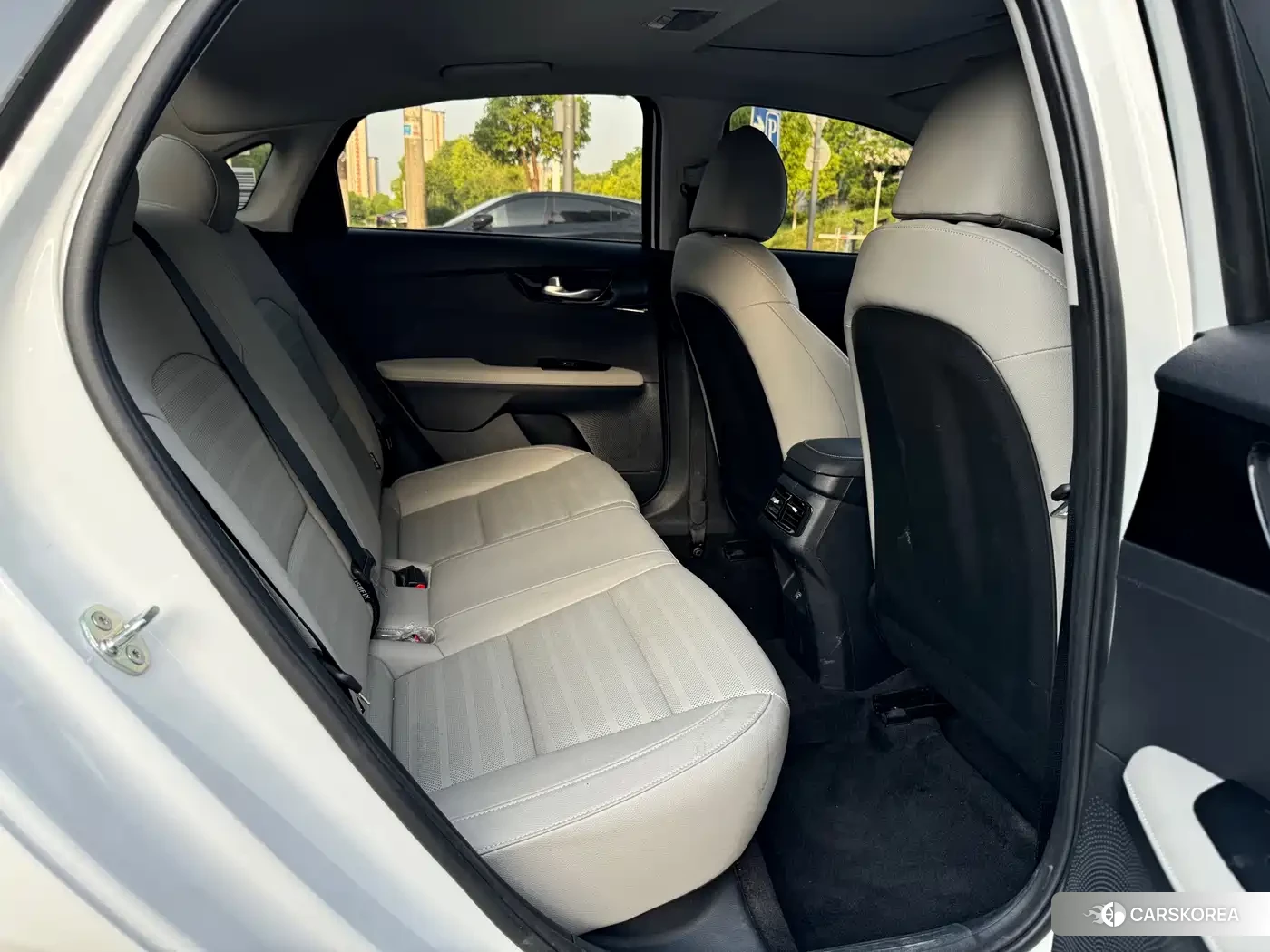 Kia K3 2024 Белый из Китая, фото 3