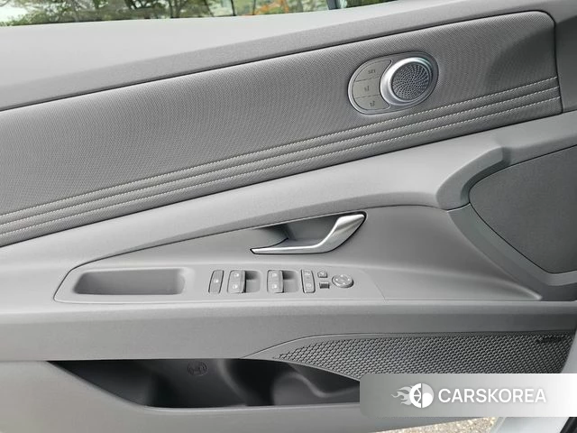 Hyundai The New Avante (CN7) 2024 Белый из Кореи, фото 3